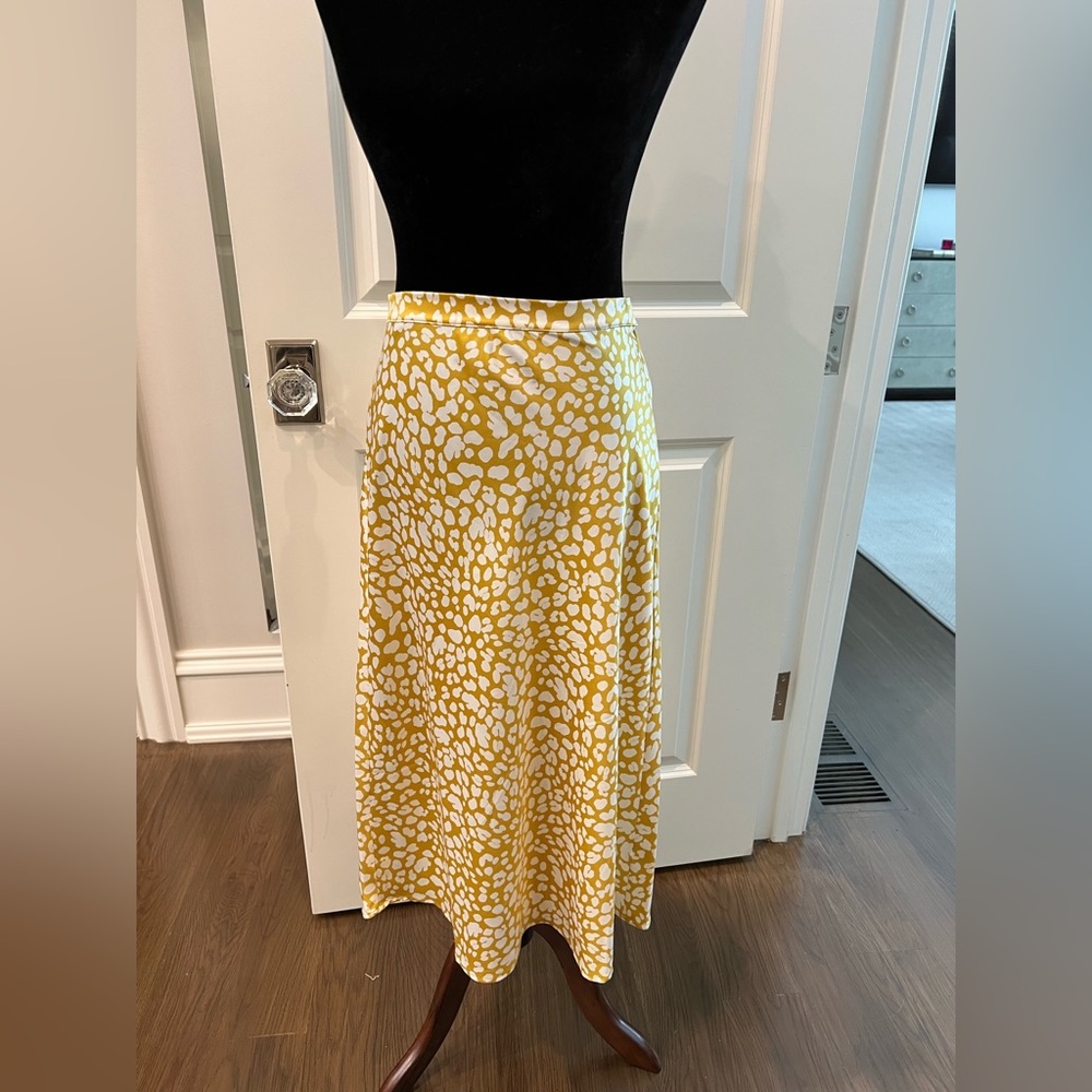 Yellow satin midi skirt